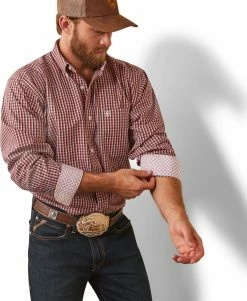 Men's Ariat Wrinkle Free Omari Fitted Long Sleeve Shirt In Crimson - 10043859